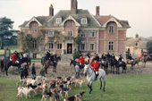 The Portman Hunt meets at Fontmell Parva House. They will then move off to work local coverts. Dorset. UK. 1988-89